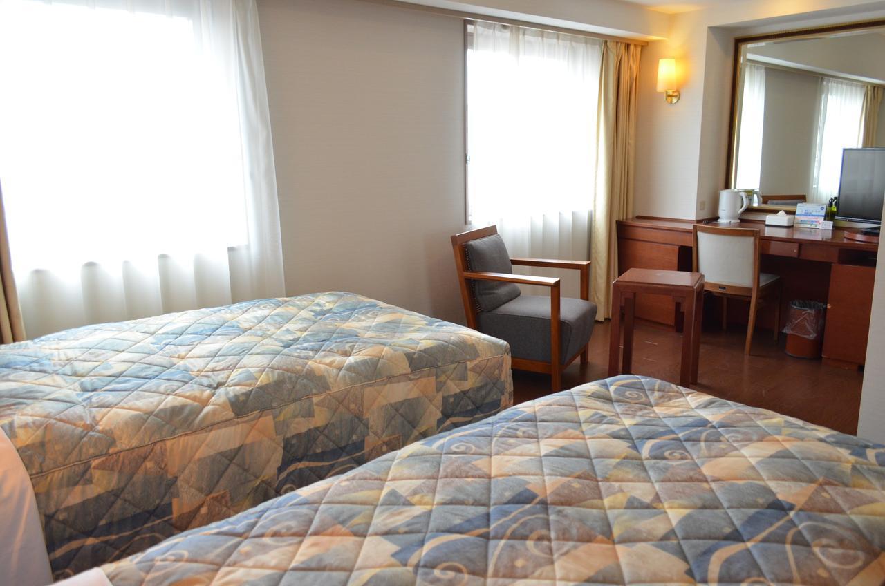 Yokohama Mandarin Hotel Bagian luar foto