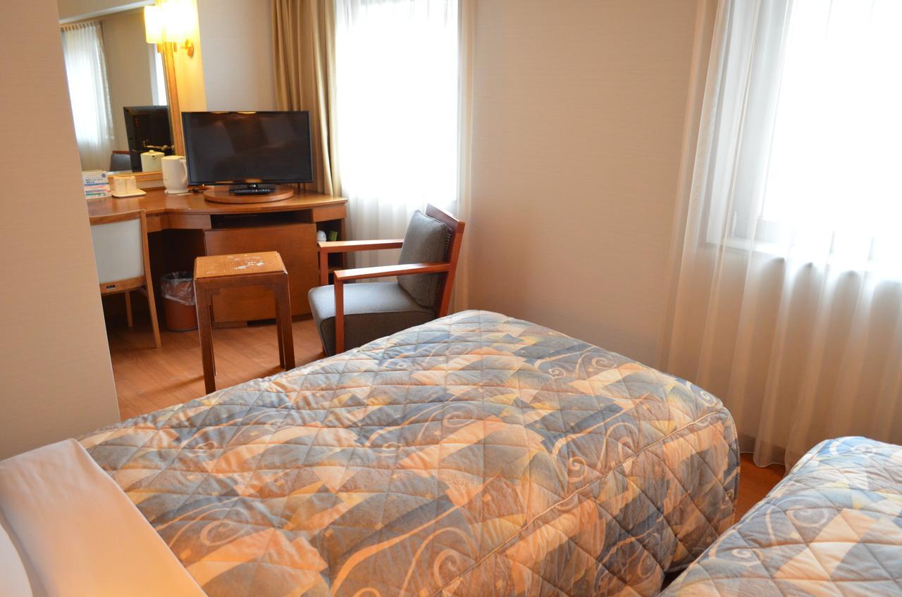 Yokohama Mandarin Hotel Bagian luar foto